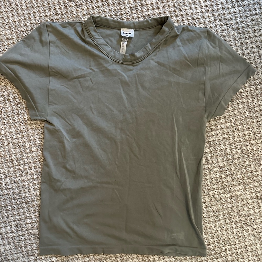 Aritzia Sunday Best green t shirt size L